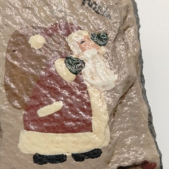 Santa Claus Pin Hand Painted Stone Noel Artisan Signed VS 2000 - Picture 6 of 7